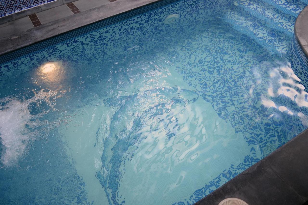 Royal Plus Hotel เยเรวาน ภายนอก รูปภาพ